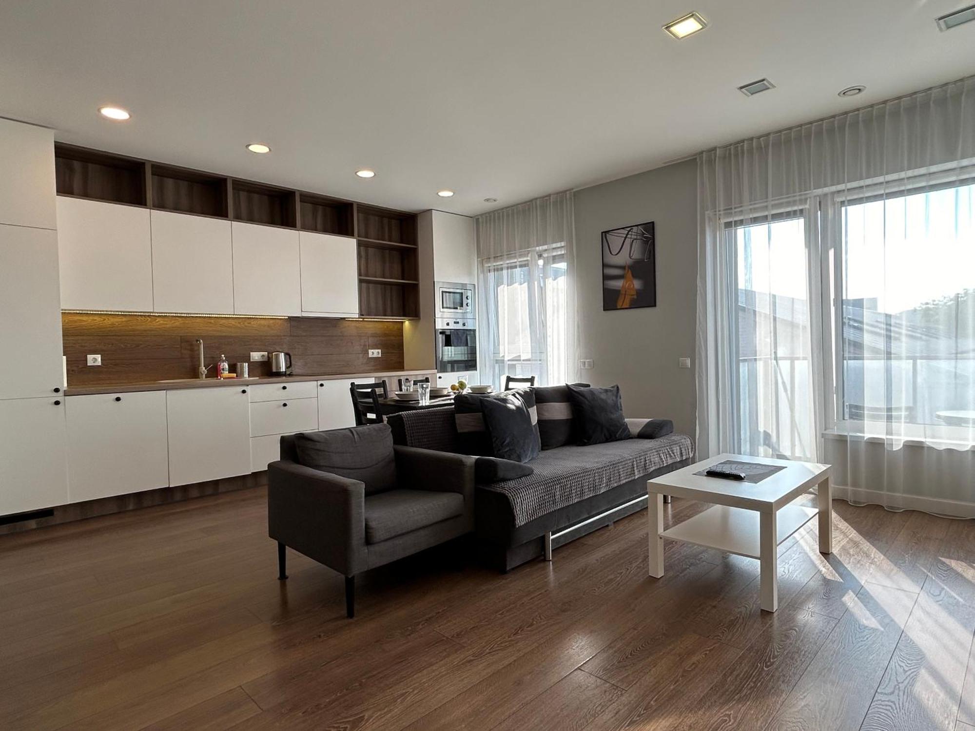 Your Home - Spacious Apartment In City Center, With Balcony & Self Check-In วิลนีอุส ภายนอก รูปภาพ