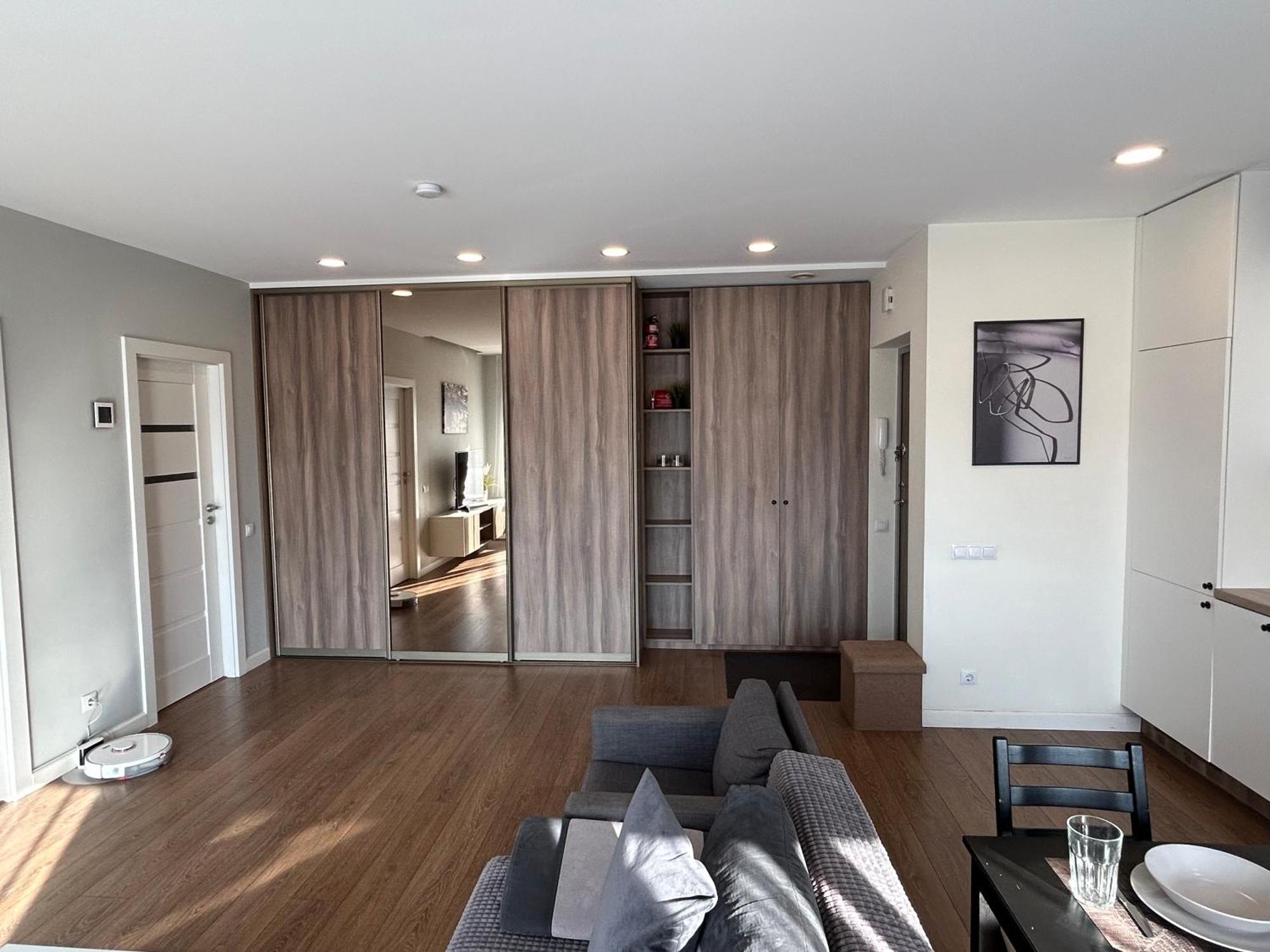 Your Home - Spacious Apartment In City Center, With Balcony & Self Check-In วิลนีอุส ภายนอก รูปภาพ