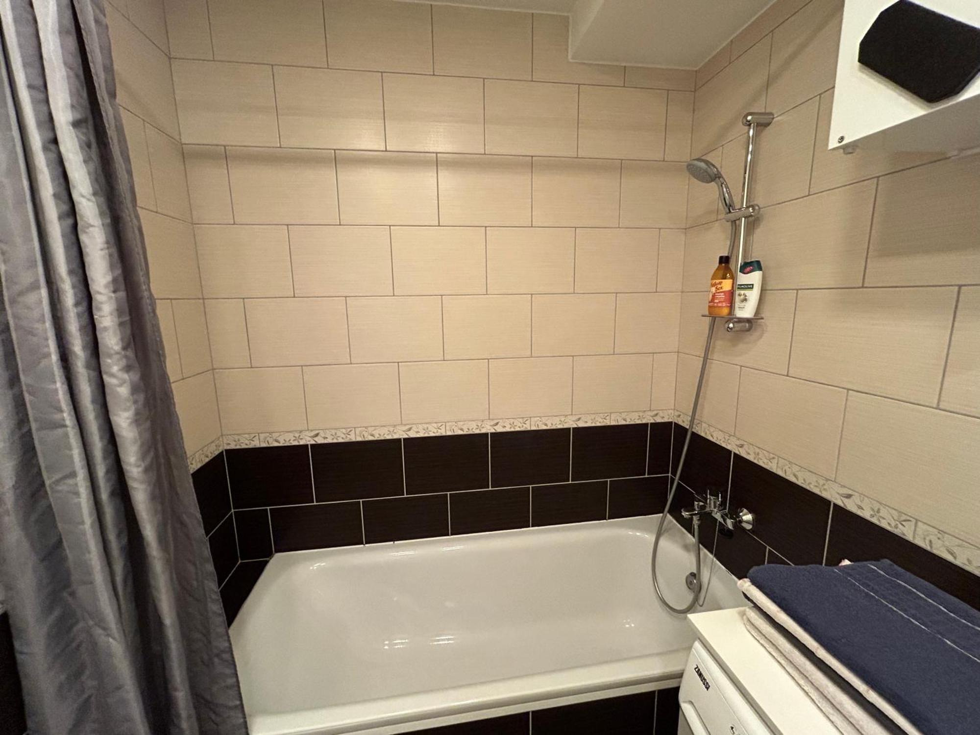 Your Home - Spacious Apartment In City Center, With Balcony & Self Check-In วิลนีอุส ภายนอก รูปภาพ